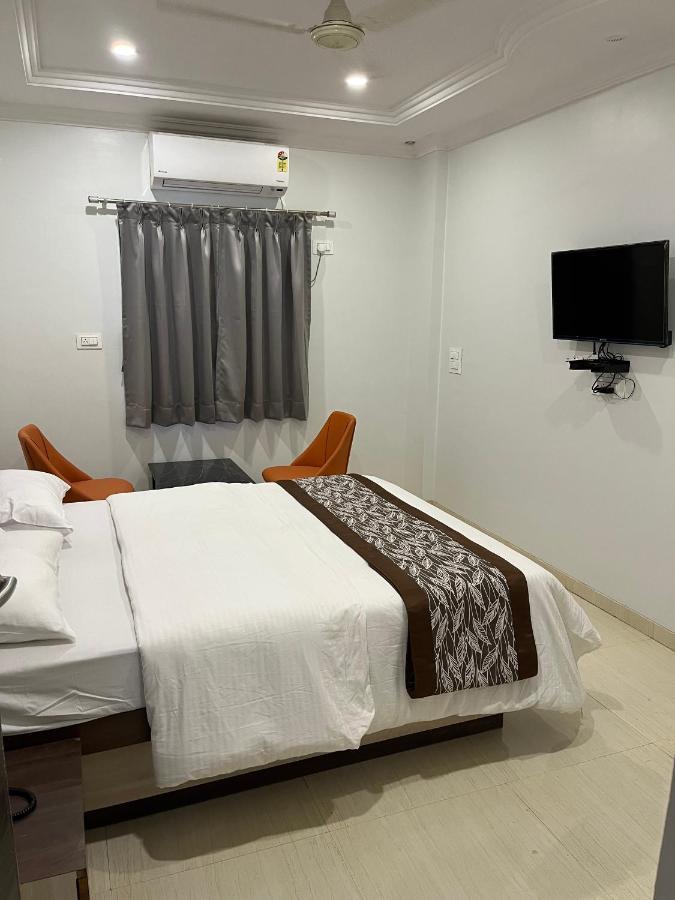 Hotel Jeet Paradise Phaltan 외부 사진
