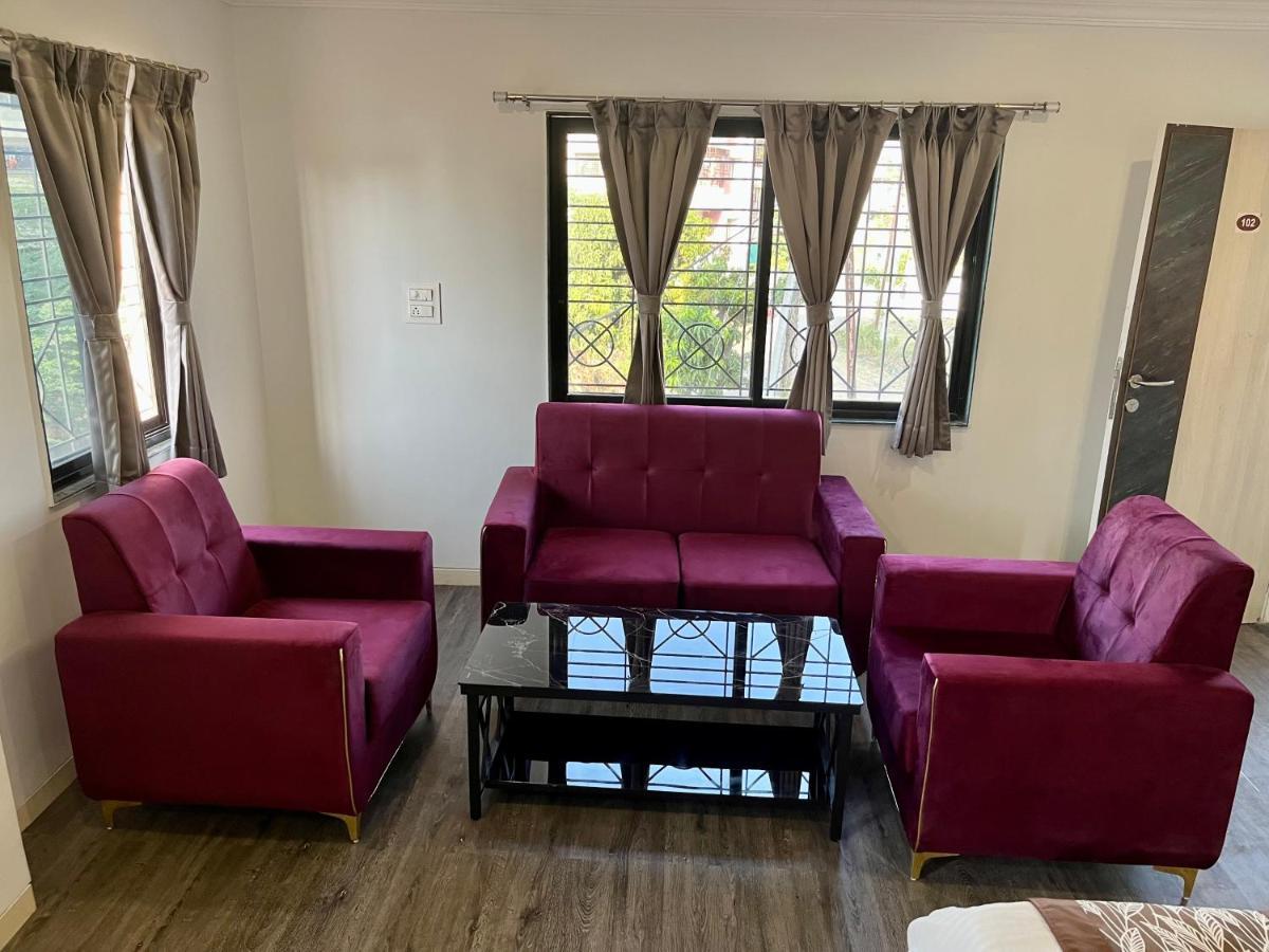 Hotel Jeet Paradise Phaltan 외부 사진
