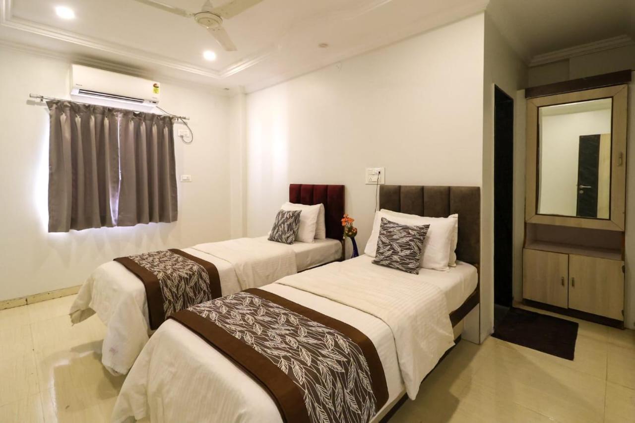 Hotel Jeet Paradise Phaltan 외부 사진