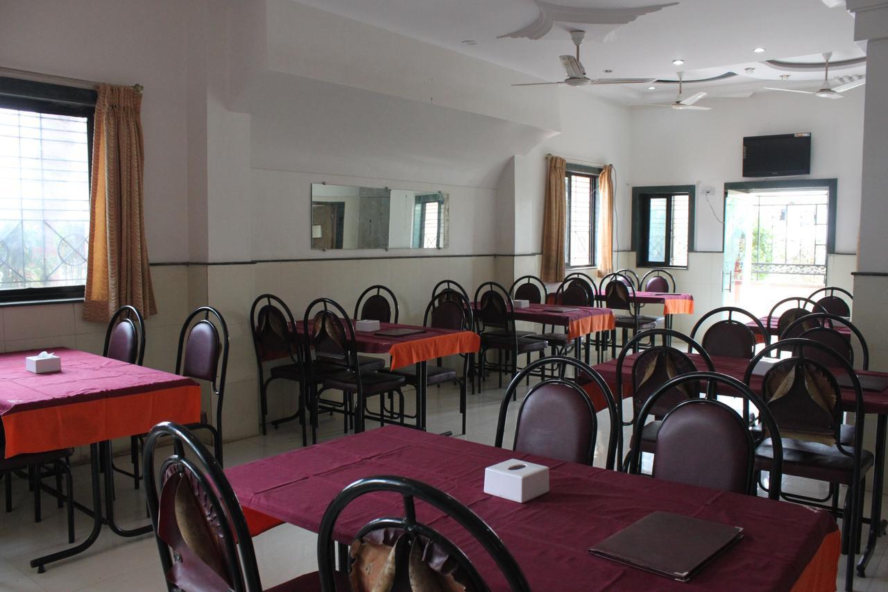 Hotel Jeet Paradise Phaltan 외부 사진